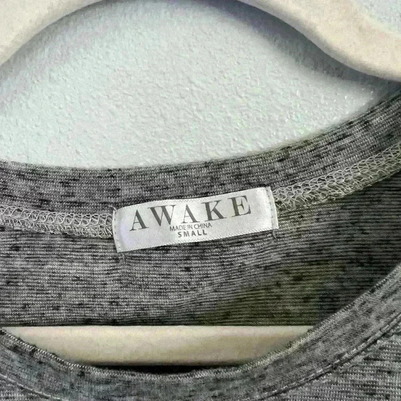 Awake Women’s Solid Grey Short Sleeve Tee Size Small - Picture 3 of 3